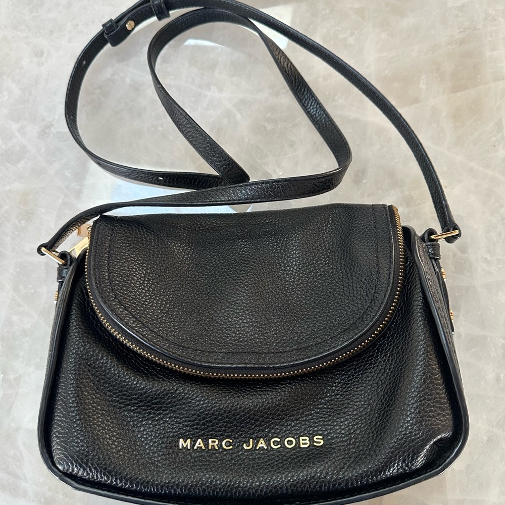 Marc Jacobs Groove Leather Flap Crossbody Bag – Black